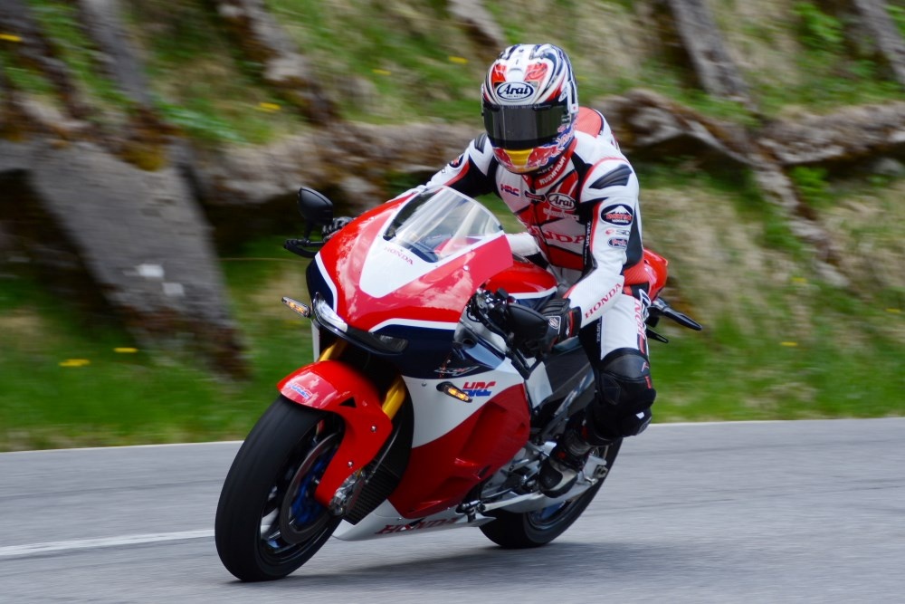 Sieu moto Honda RC213V-S xuat hien tren duong chay thu hinh anh