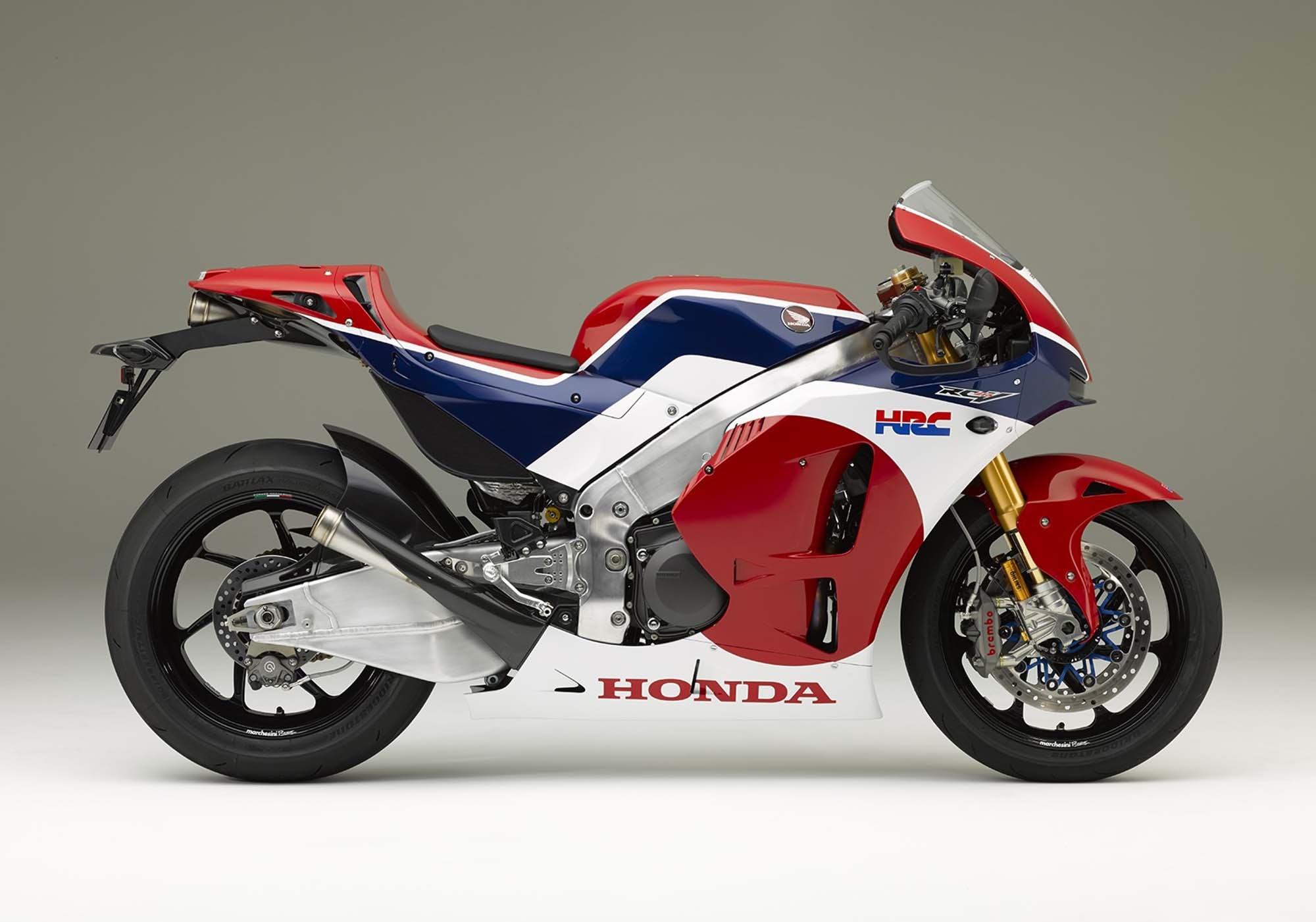 Honda RC231V-S sở hữu công suất 157 mã lực tại 11.000 vòng/phút và mô-men xoắn cực đại 101 Nm tại 10.500 vòng/phút. Tuy nhiên, khi tuỳ chọn gói trang bị thể thao, siêu môtô của Honda có thể đạt công suất lên đến 210 mã lực tại 13.000 vòng/phút và mô-men xoắn cực đại 118 Nm. RC213V-S sử dụng động cơ V4, dung tích 999 phân khối, làm mát bằng dung dịch. 