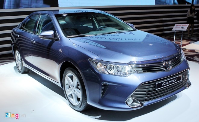 Toyota Camry 2015 khá hút khách sau khi ra mắt.