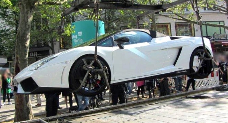 Xe sang do bat hop phap bi canh sat Duc tich thu hinh anh