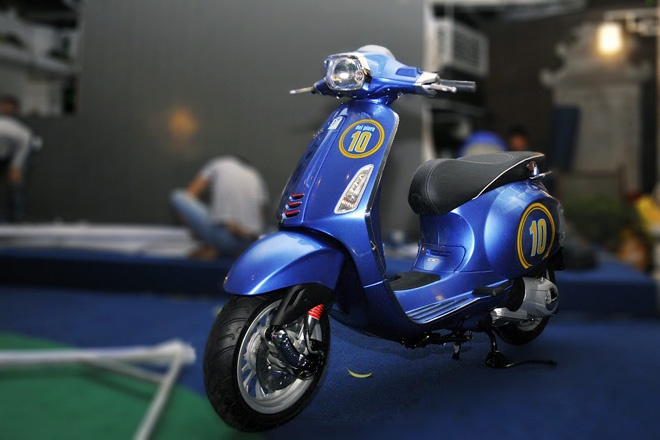 Vespa Sprint phien ban Del Piero doc nhat gia 350 trieu dong hinh anh