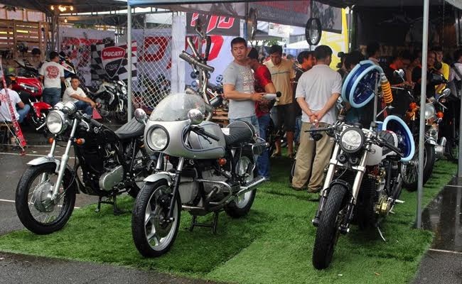 Cho troi moto khai man tai Sai Gon vao thang 7 hinh anh