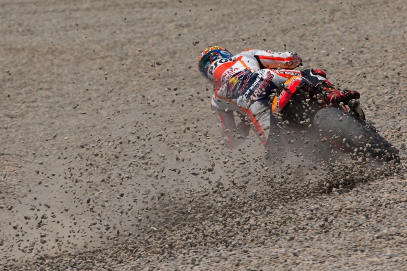 Nhà đương kim vô địch Marquez tiếp tục kéo dài sự thất vọng. Ảnh: Crash