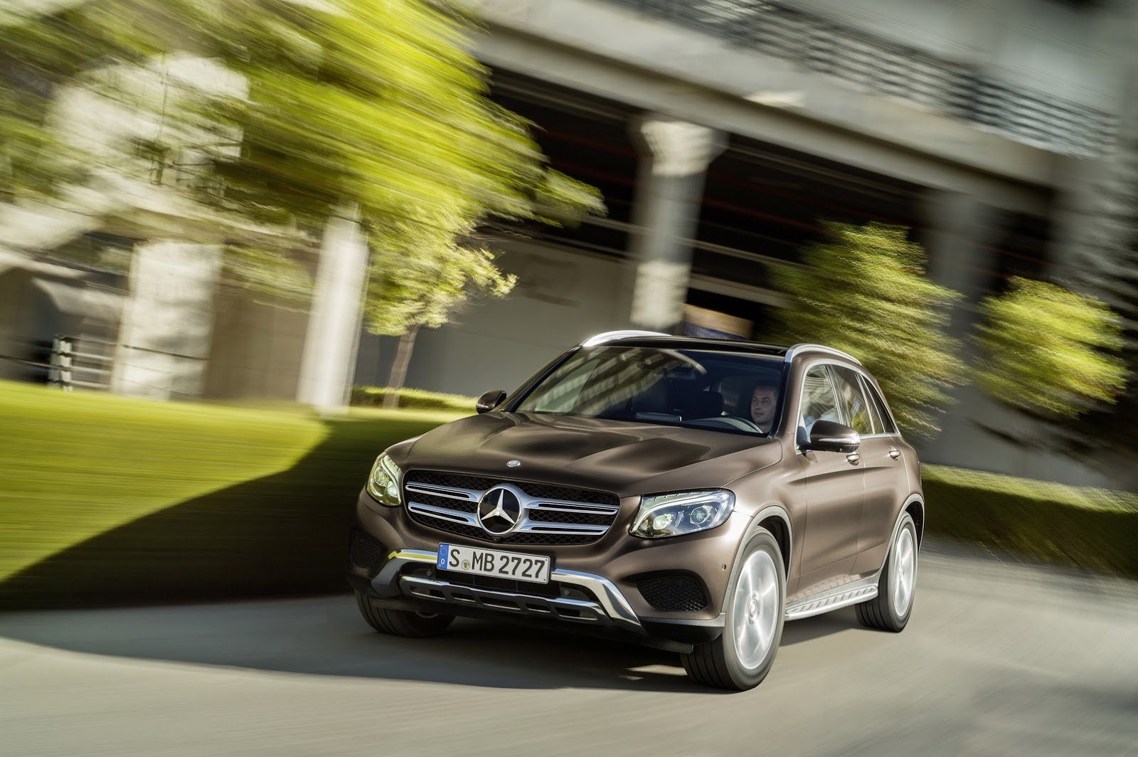 Mercedes-Benz GLC 2016 trinh lang hinh anh