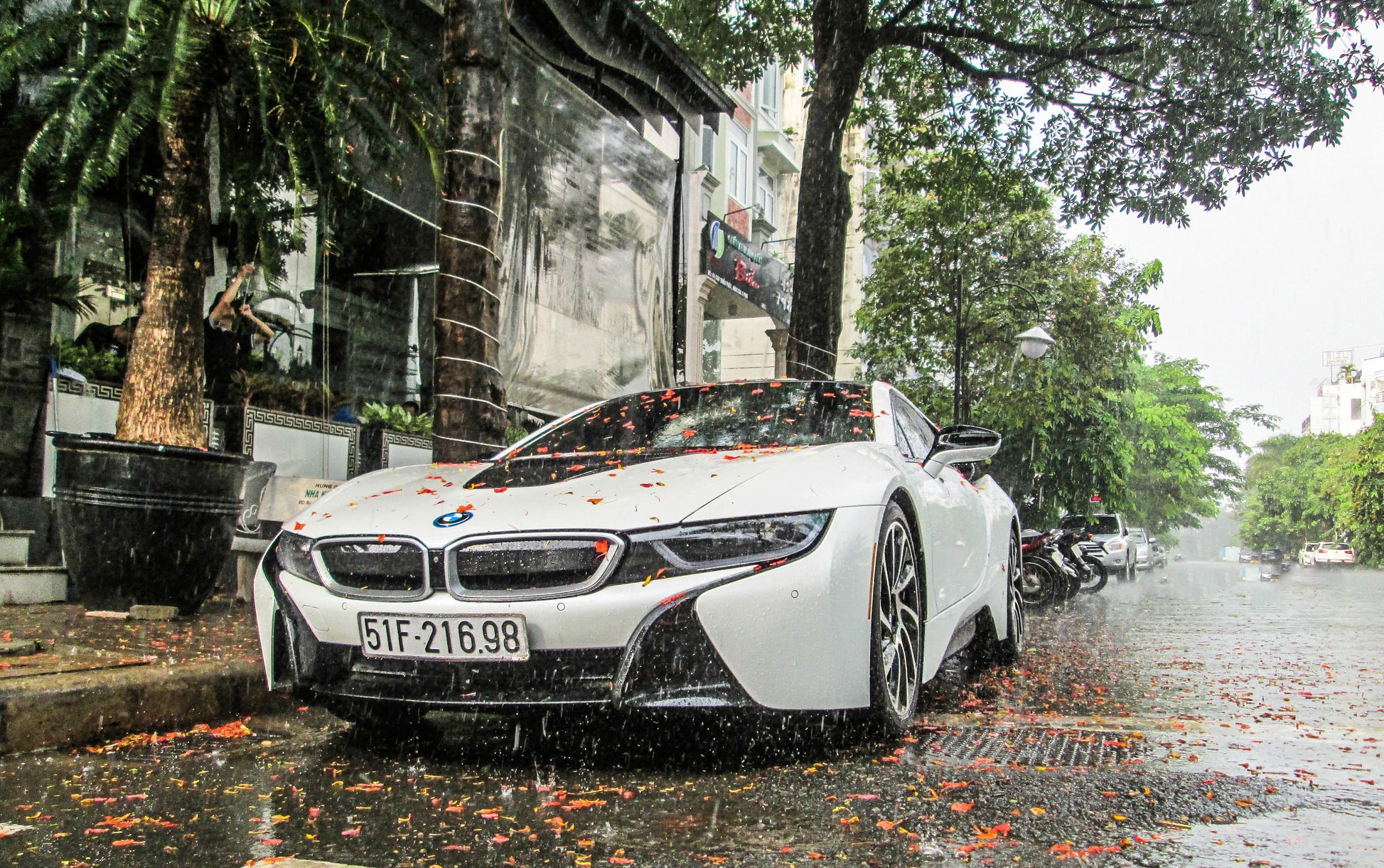 Một trong 2 chiếc BMW i8 đầu tiên về Việt Nam. Ảnh: Anh Xuân. 