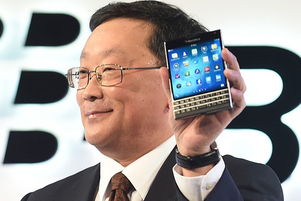 Con ai mua smartphone BlackBerry nua? hinh anh