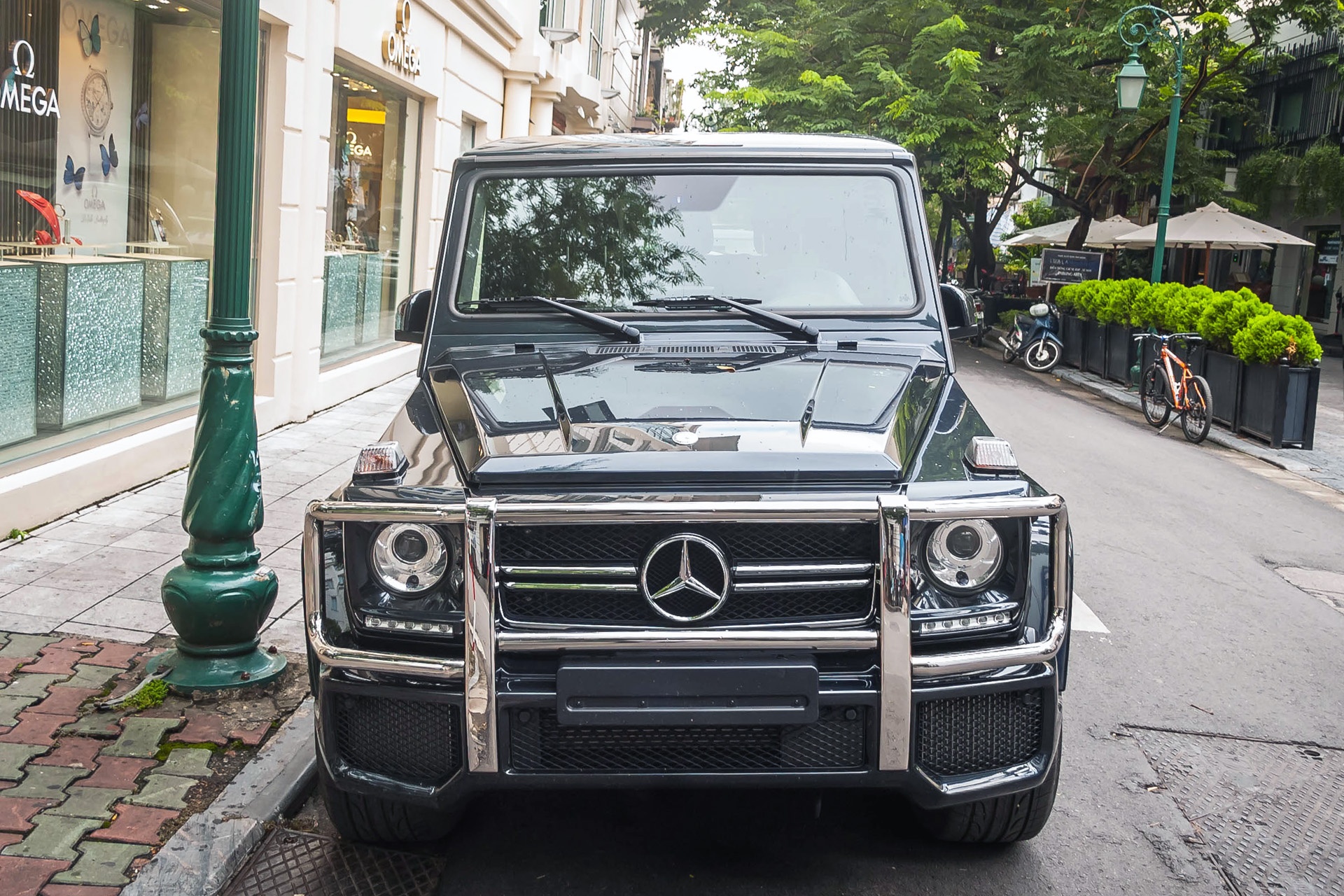 Bo suu tap Mercedes-Benz G-Class tren duong pho Ha Noi hinh anh