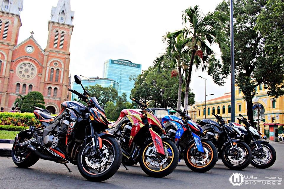 Kawasaki Z1000 phong cach Iron Man hoi ngo tai Sai Gon hinh anh