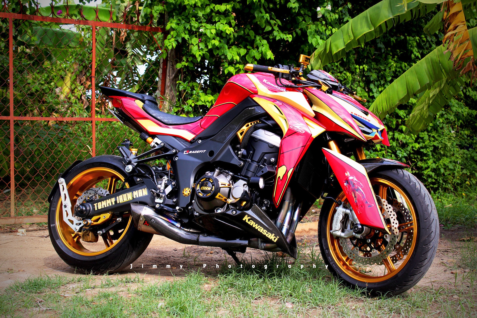 Can canh Kawasaki Z1000 2015 phong cach Iron Man tai Sai Gon hinh anh