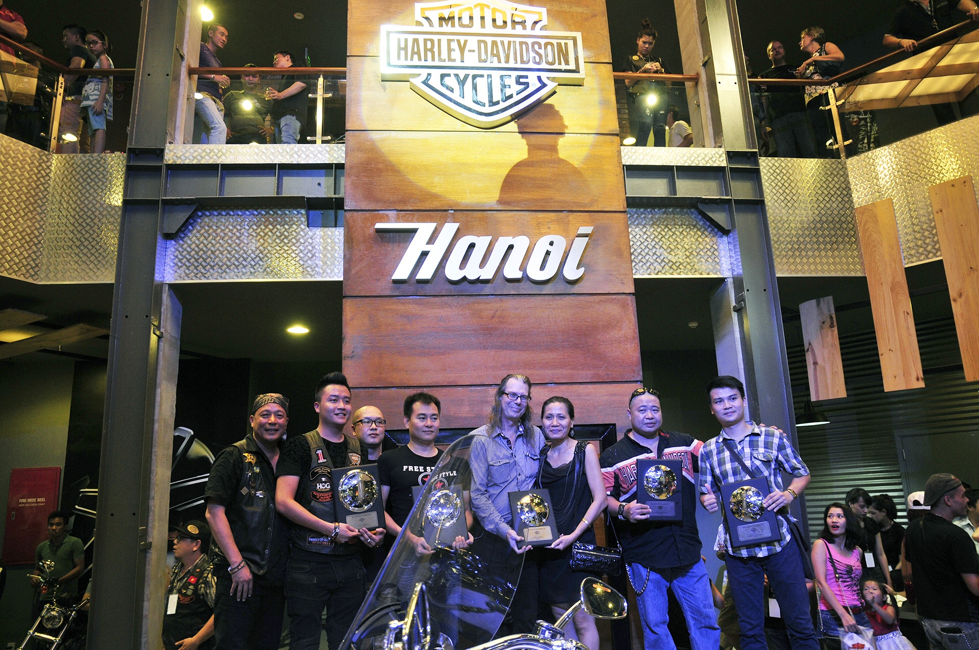 Toan canh le khai truong showroom Harley-Davidson Ha Noi hinh anh