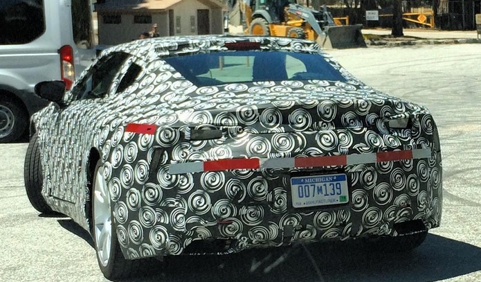 Xe the thao 2 cua Lexus LF-LC lo anh chay thu hinh anh