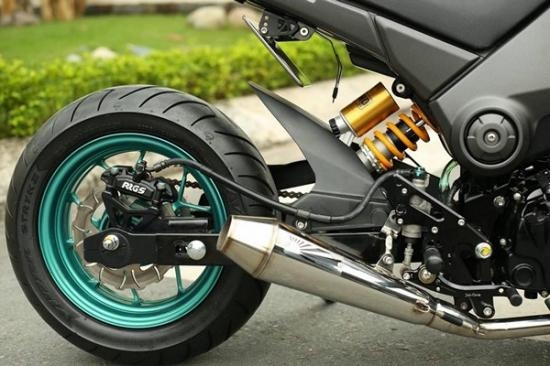 Phuộc nhún sau của Ohlins.