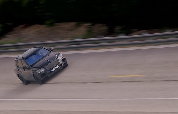 Dat van toc 301 km/h, Bentley Bentayga thanh SUV nhanh nhat hinh anh