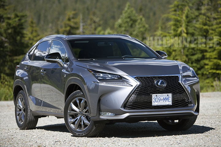 Lexus vuot mat BMW va Mercedes ve doanh so trong thang 8 hinh anh