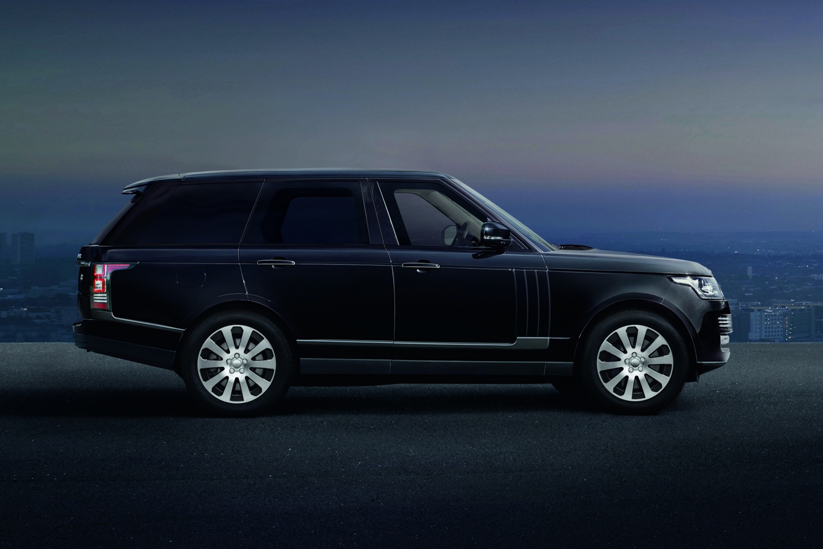 Range Rover Sentinel - SUV chong dan hang sang hinh anh