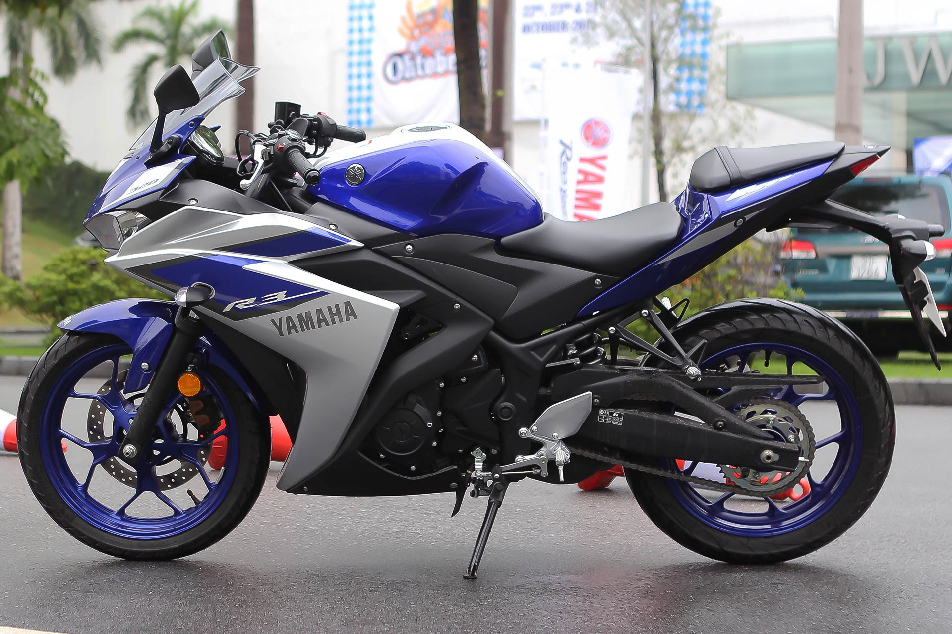 Chon Yamaha YZF-R3 hay Kawasaki Ninja 300? hinh anh