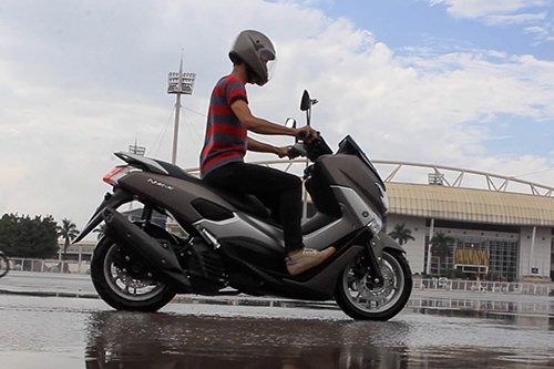 Thu nghiem he thong phanh ABS cua Yamaha NM-X hinh anh