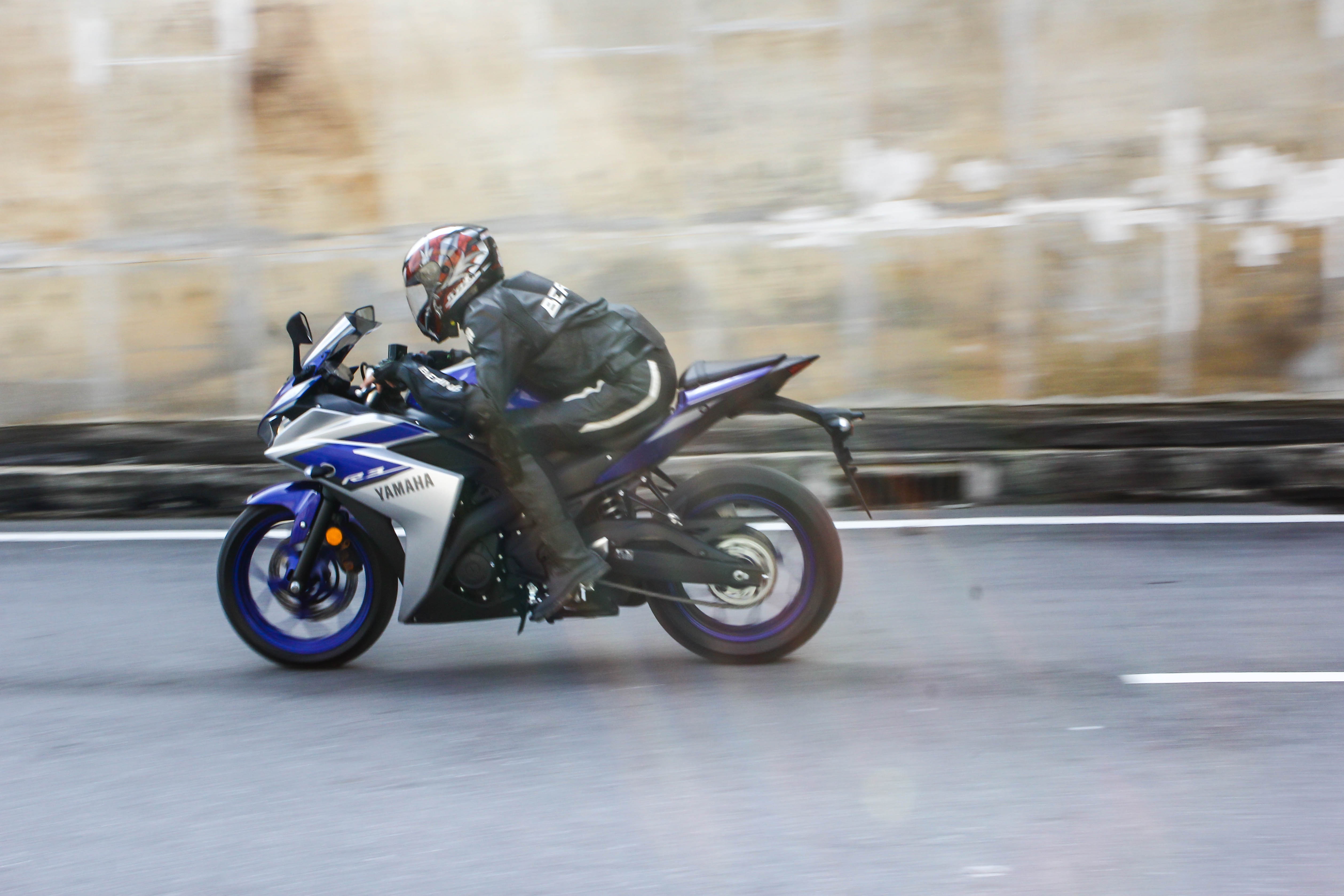 Thu kha nang tang toc va tieng po cua Yamaha YZF-R3 hinh anh