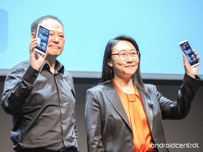 Peter Chou (bên trái) và Cher Wang.