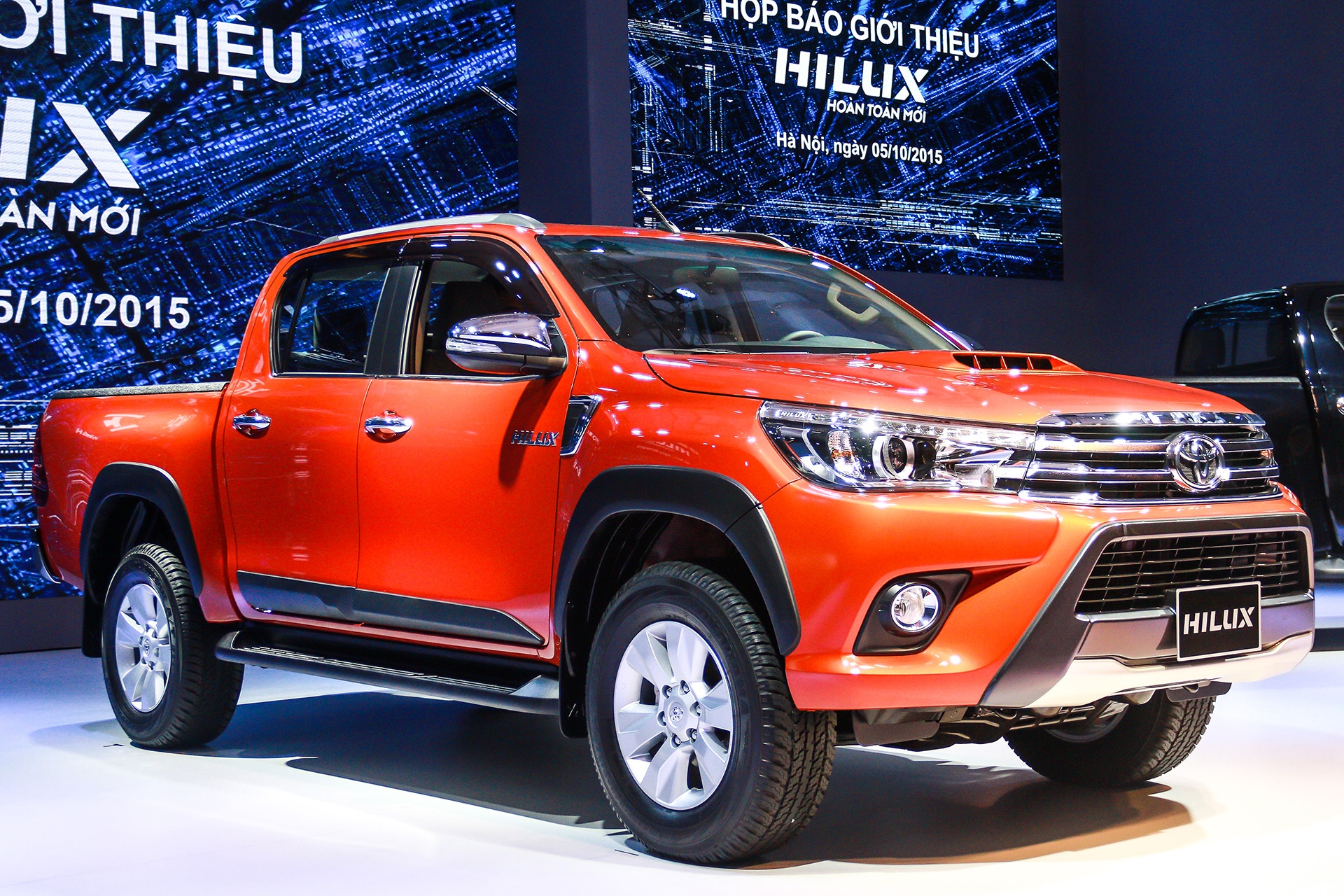 Chi tiet Toyota Hilux 2016 3.0G AT moi ra mat tai Viet Nam hinh anh