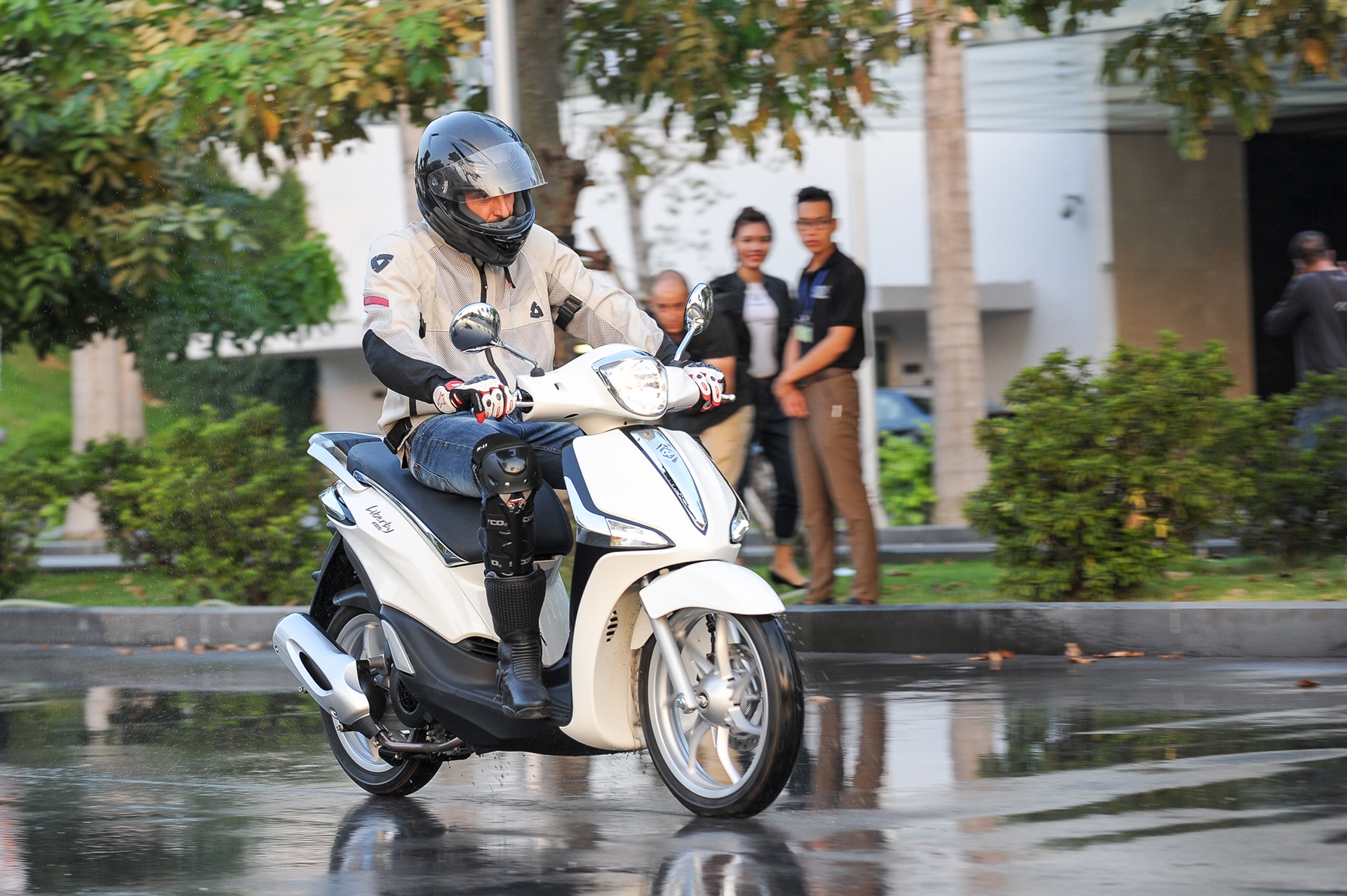 Thu phanh ABS tren Liberty 125 moi ra mat hinh anh