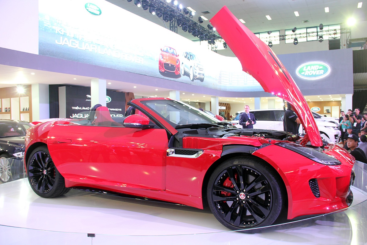 Toan canh trien lam Vietnam International Motor Show 2015 hinh anh