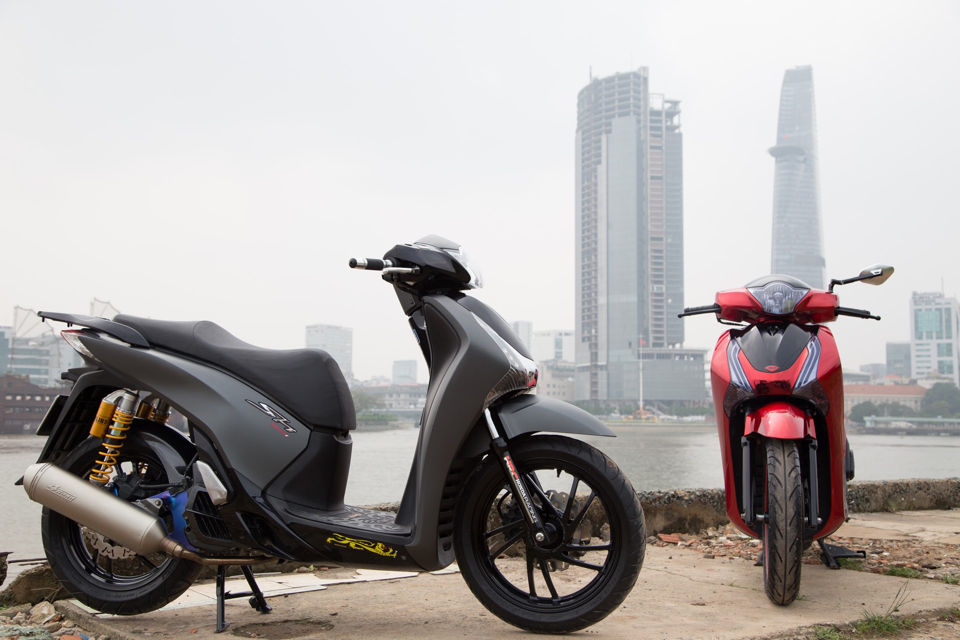 Cap Honda SH150i gan do choi tai Sai Gon hinh anh