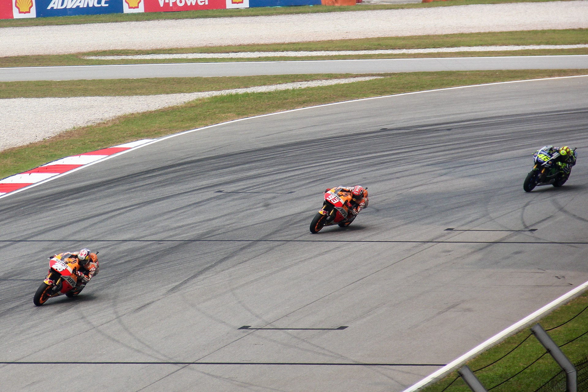 3 vị trí dẫn đầu sau vòng đầu tiên gồm Pedrosa, Marquez và Rossi.