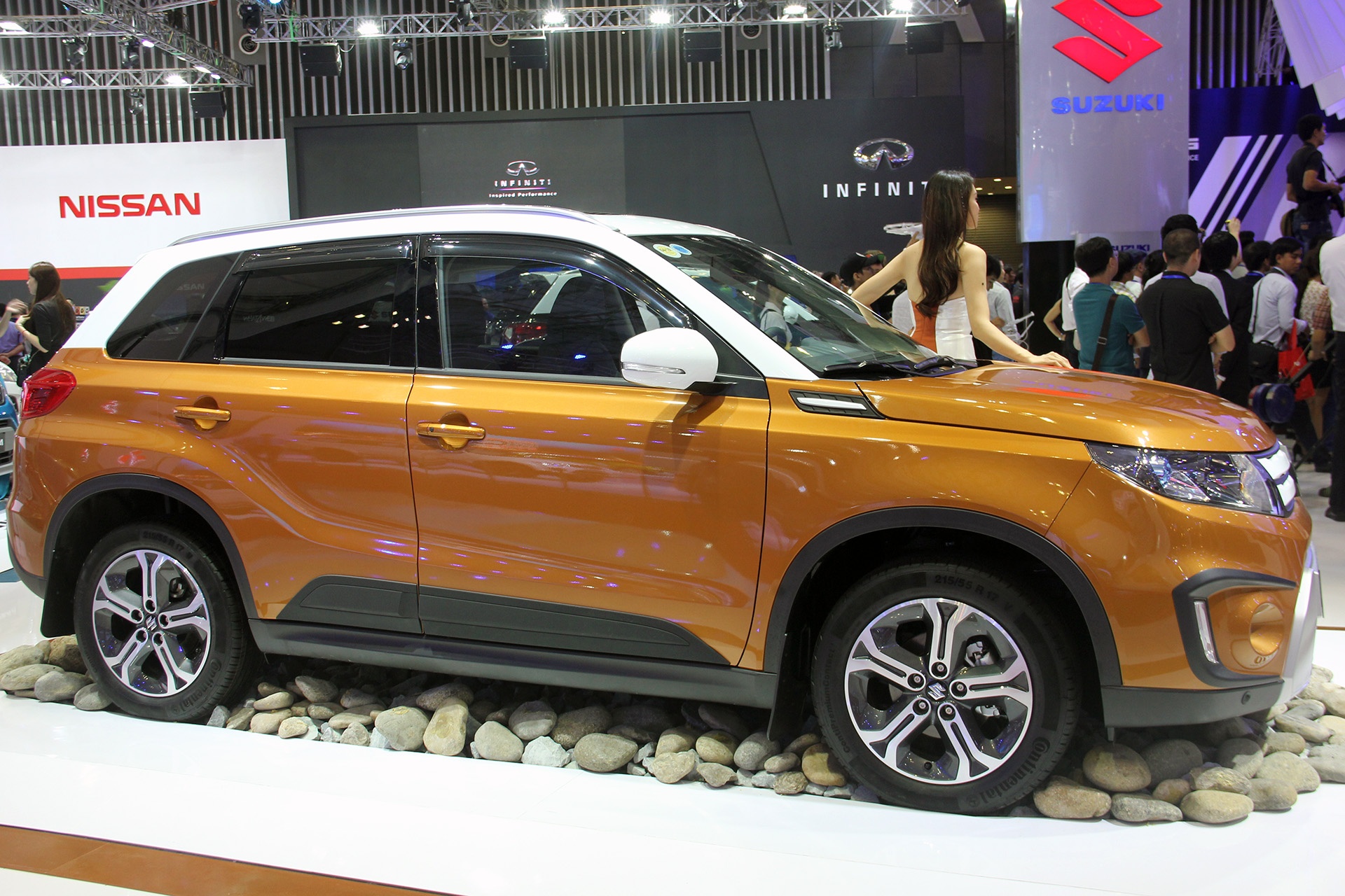 Thuc te Suzuki Vitara tai Vietnam Motor Show 2015 hinh anh