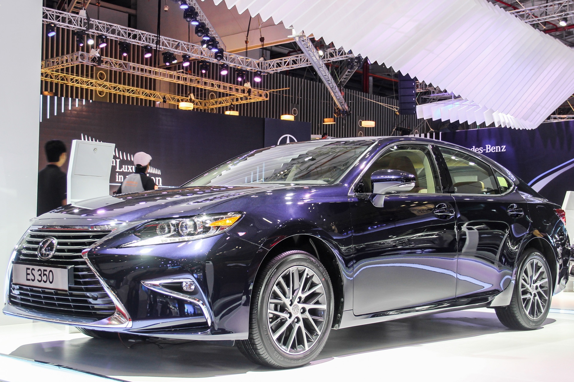 Chi tiet Lexus ES 350 2016, gia 2,7 ty dong tai Viet Nam hinh anh