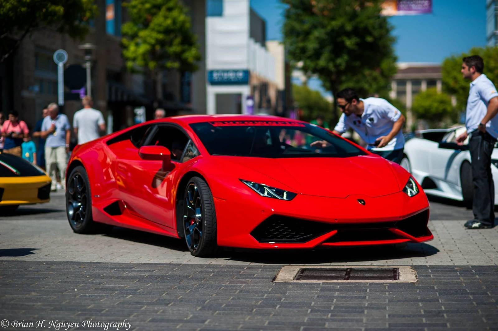 Trong 3 ngày từ 9-11/11, sự kiện thường niên Lamborghini Festival lần thứ 4 được tổ chức tại thành phố Houston, Texas, Mỹ. Đúng như tên gọi, đây là sự kiện quy tụ nhiều siêu xe khác nhau mang thương hiệu bò mộng Italy. Số lượng siêu xe Lamborghini lên đến 52 chiếc, tương ứng với số năm lịch sử của nhà sản xuất này. 