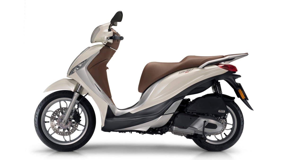 Piaggio Medley - xe tay ga trang bi nhieu cong nghe moi hinh anh