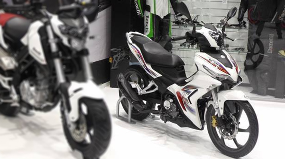 Benelli trung bay xe con tay underbone bi an tai EICMA hinh anh