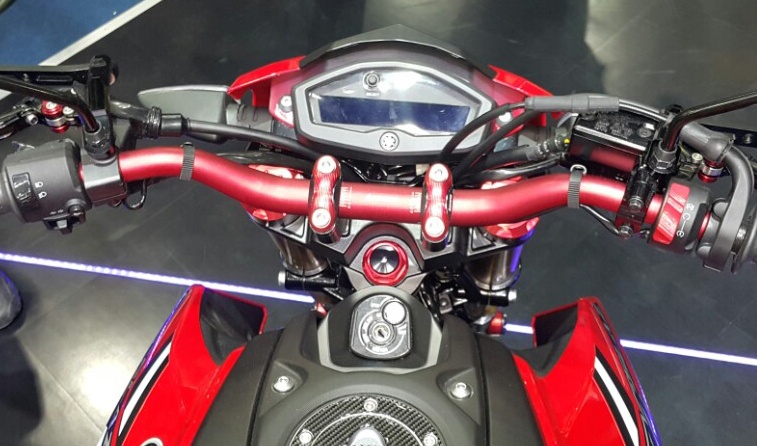 Cụm đồng hồ hiện thị điện tử hoàn toàn. 