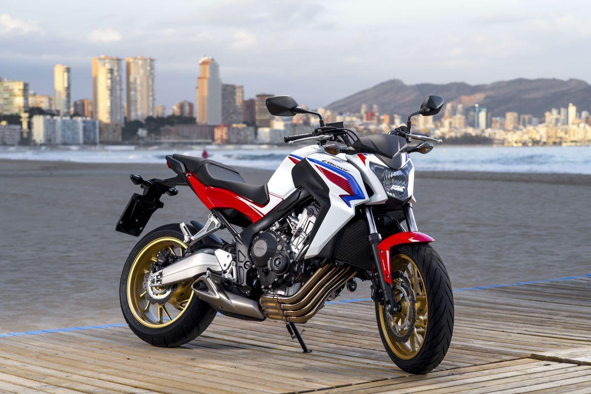 CB650FA có 327 đăng ký mới. Mẫu naked bike Nhật Bản sở hữu thiết kế bắt mắt, tích hợp nhiều công nghệ mới. Cung cấp sức mạnh cho xe là động cơ 4 thì, 4 xi-lanh thẳng hàng, dung tích 649 cc, làm mát bằng dung dịch, công suất 64 kW tại 11.000 vòng/phút và mô-men xoắn cực đại 63 Nm tại 8.000 vòng/phút, đi cùng hộp số 6 cấp. Giá bán của mẫu xe này khoảng 6.000 bảng tại châu Âu. 