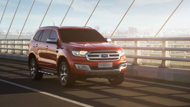 Vi sao Ford Everest phien ban moi co gia khung o Viet Nam? hinh anh
