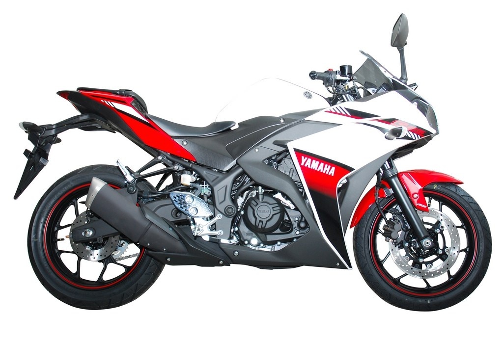 Trước đây R25 ABS chỉ có màu sơn xanh GP duy nhất.