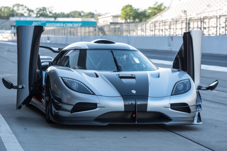 Sieu xe Koenigsegg One:1 rao ban gia 6 trieu USD hinh anh