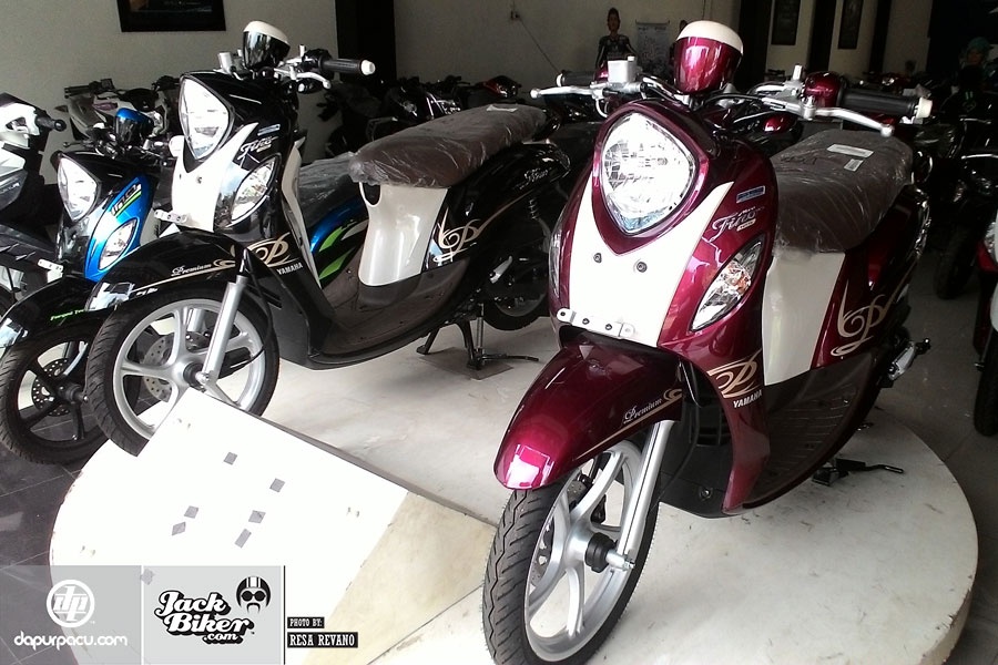 Yamaha trinh lang xe tay ga Fino Blue Core hinh anh