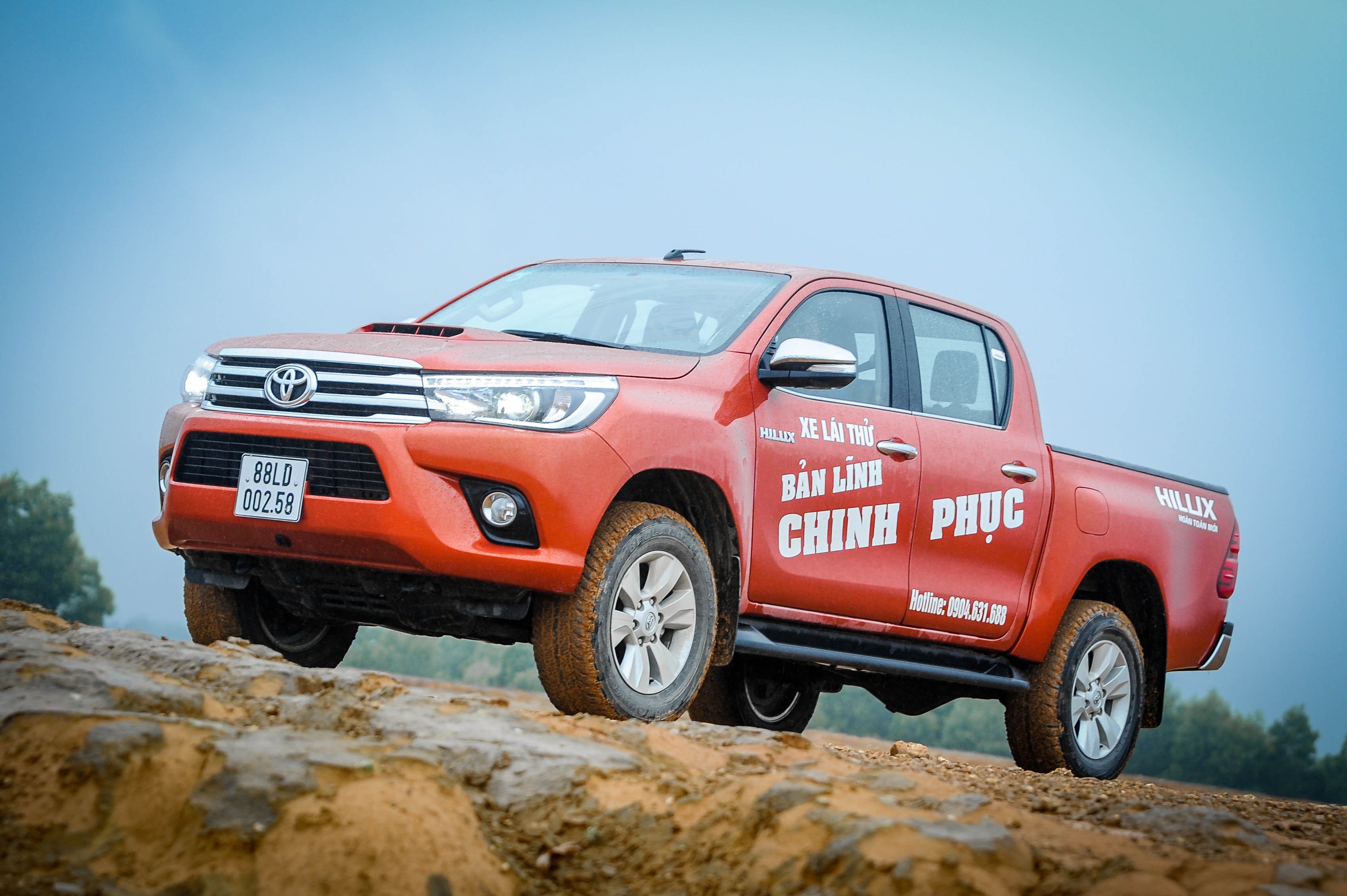 Toyota Viet Nam ban hon 51.000 xe nam 2015 hinh anh