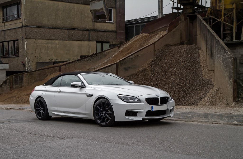 Xe mui tran BMW M6 Convertible do cong suat hon 700 ma luc hinh anh