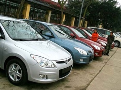 Voi vang de gap rui ro khi sua chua, mua xe cu cuoi nam hinh anh