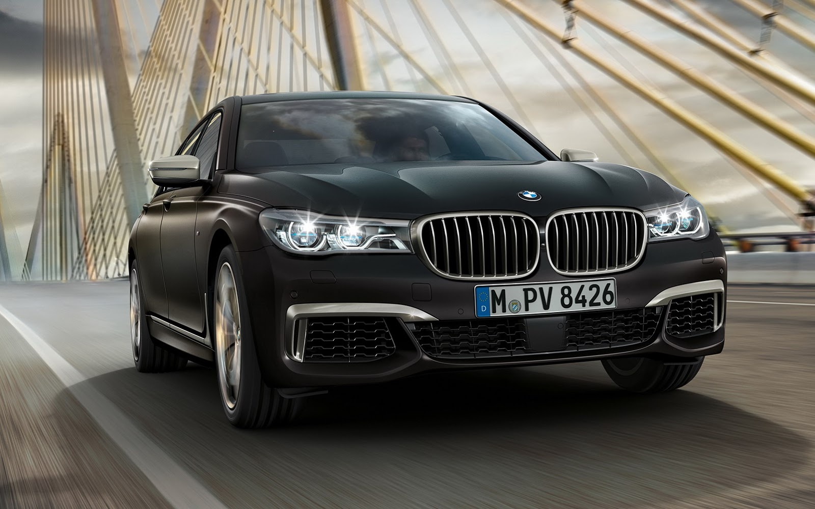 BMW M760Li xDrive moi cong suat 600 ma luc hinh anh