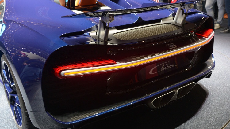 Nghe thu tieng po cua sieu xe Bugatti Chiron hinh anh