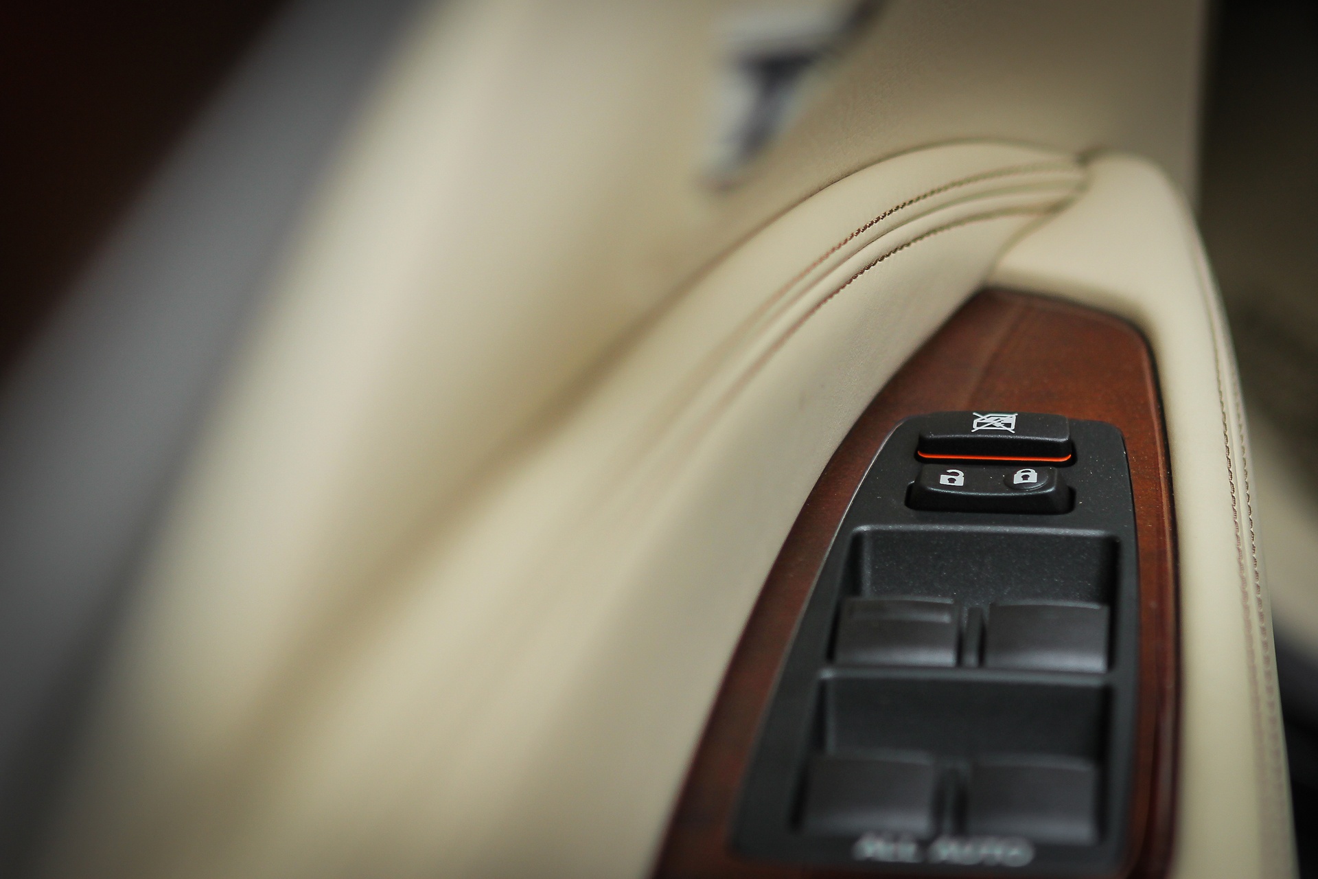 Lexus LS460L 2016 anh 14