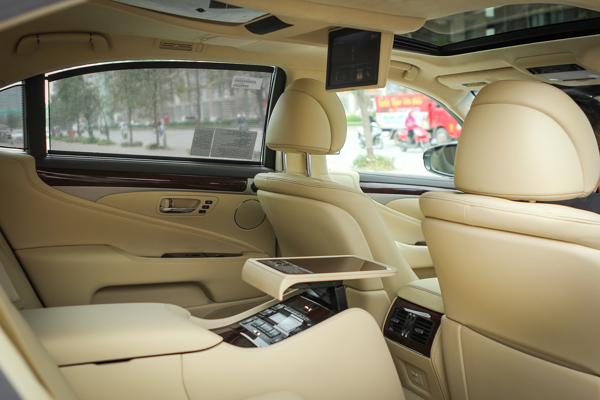 Lexus LS460L 2016 anh 11