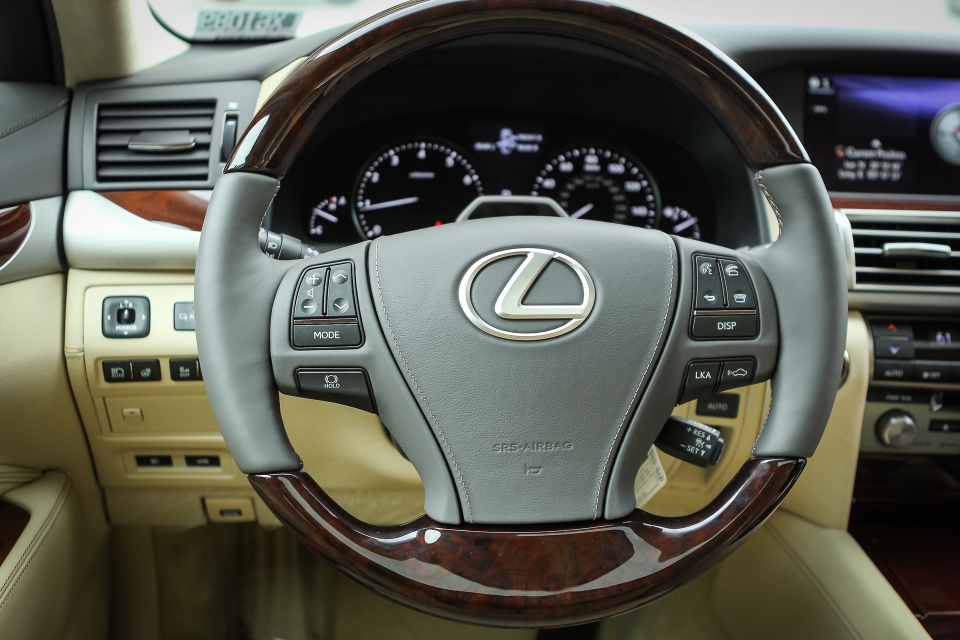 Lexus LS460L 2016 anh 7