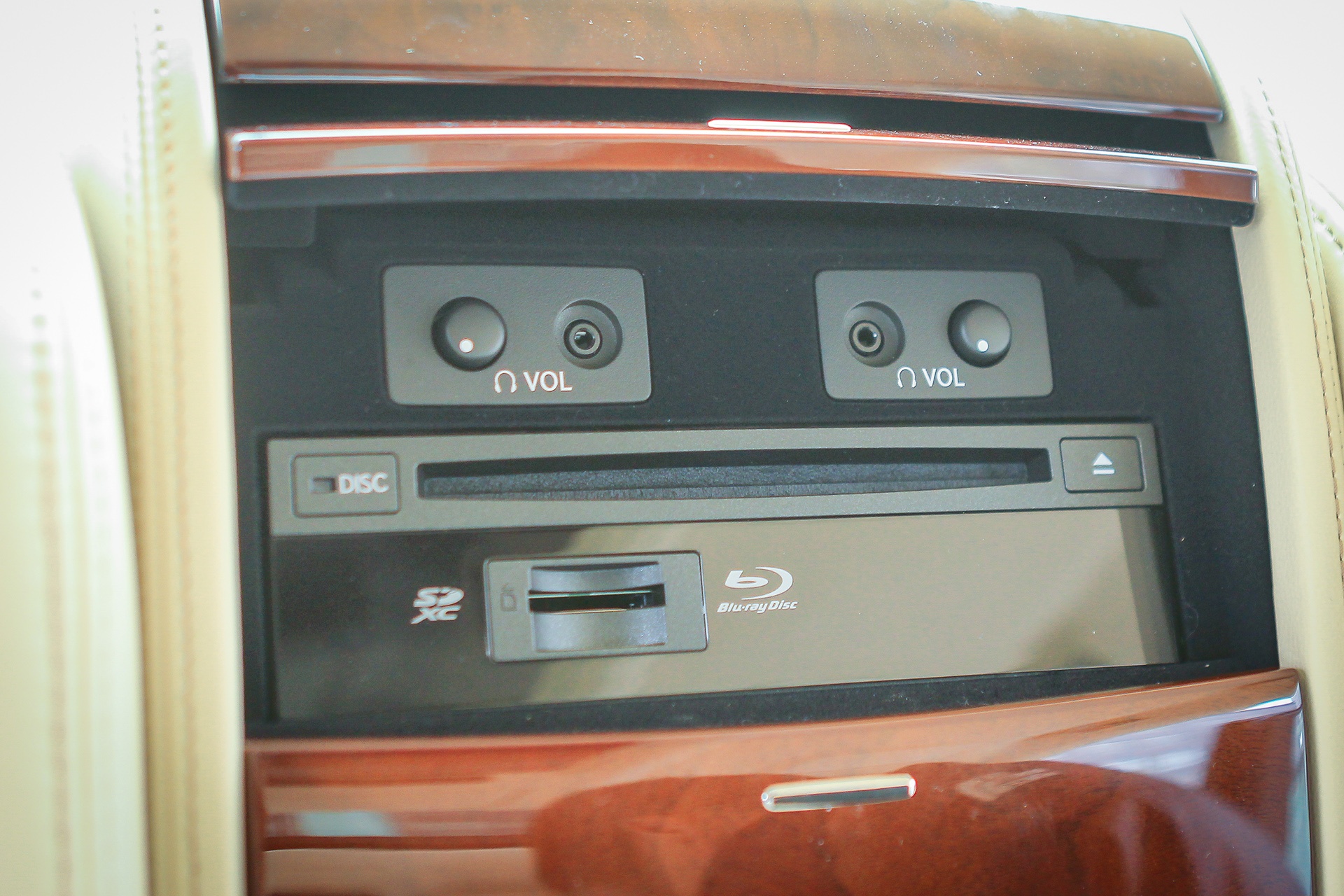 Lexus LS460L 2016 anh 13