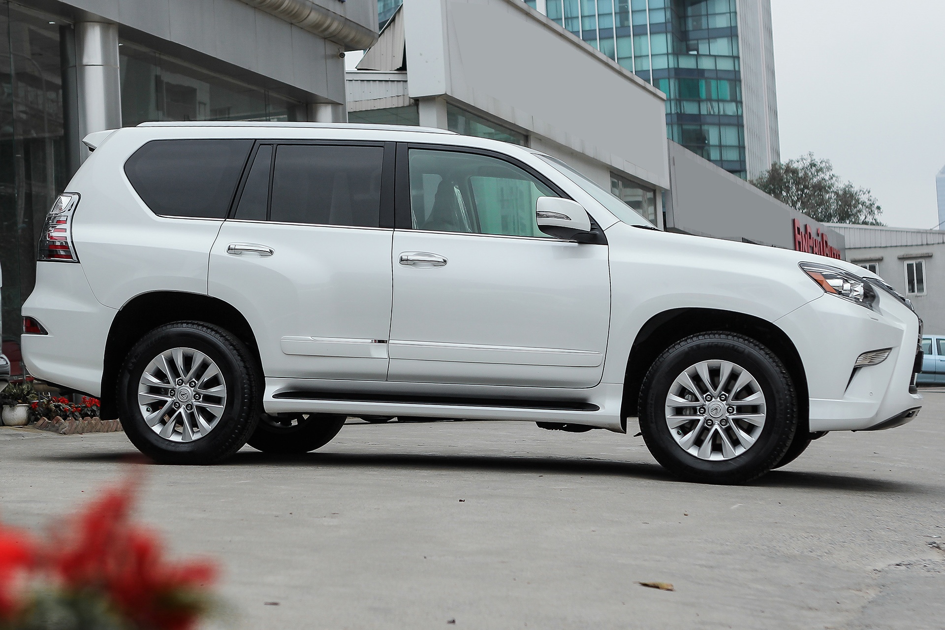 Lexus GX 460 2016 - SUV hang sang gia hon 4 ty tai Ha Noi hinh anh