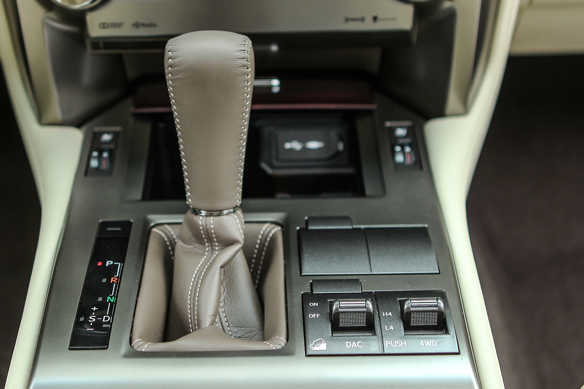 Lexus GX 460 2016 anh 10